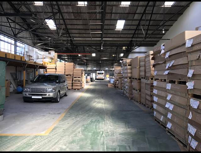 1,240M² FACTORY TO LET IN PAROW INDUSTRIAL